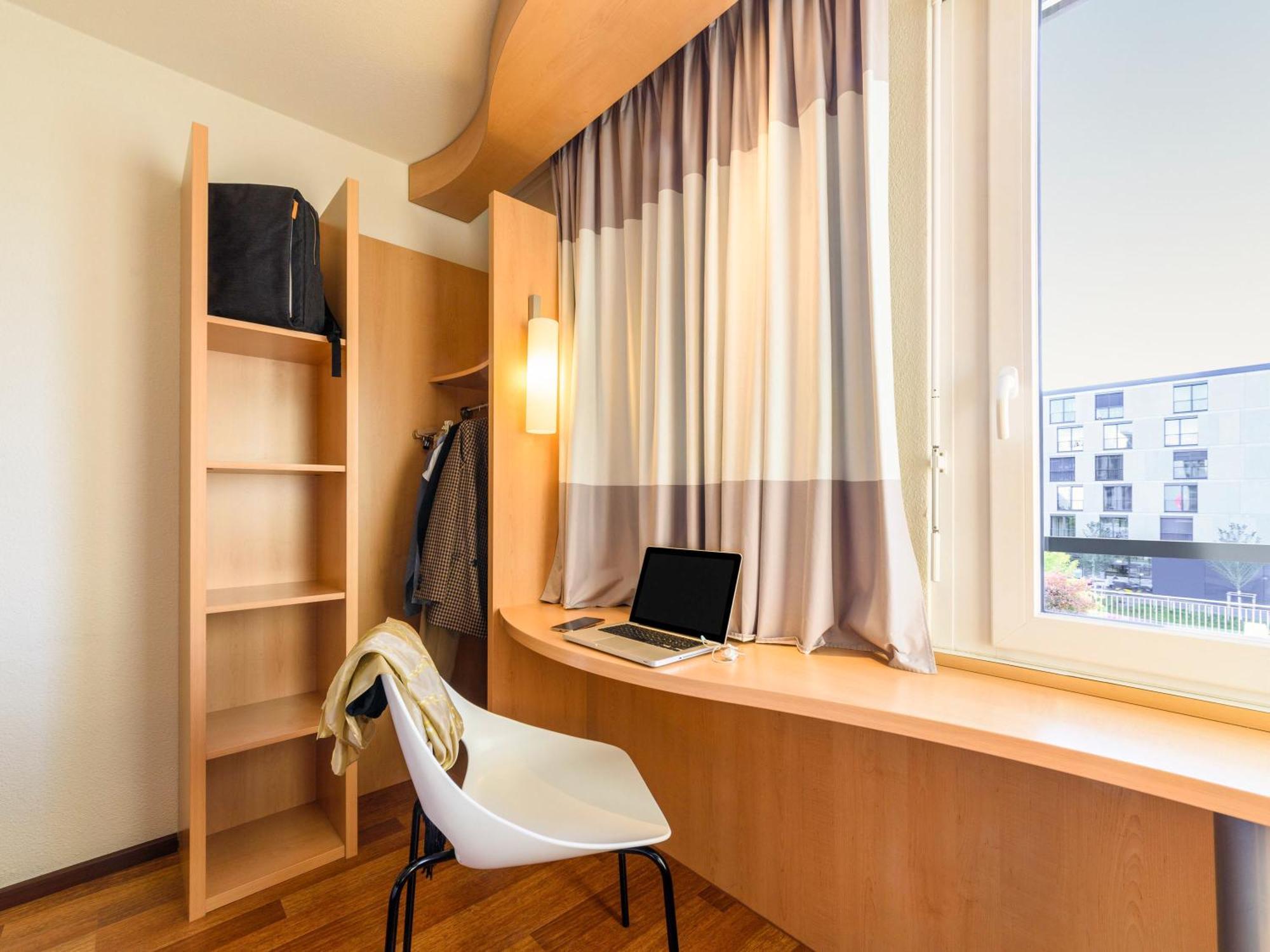 إيبيس Lausanne كريسير المظهر الخارجي الصورة